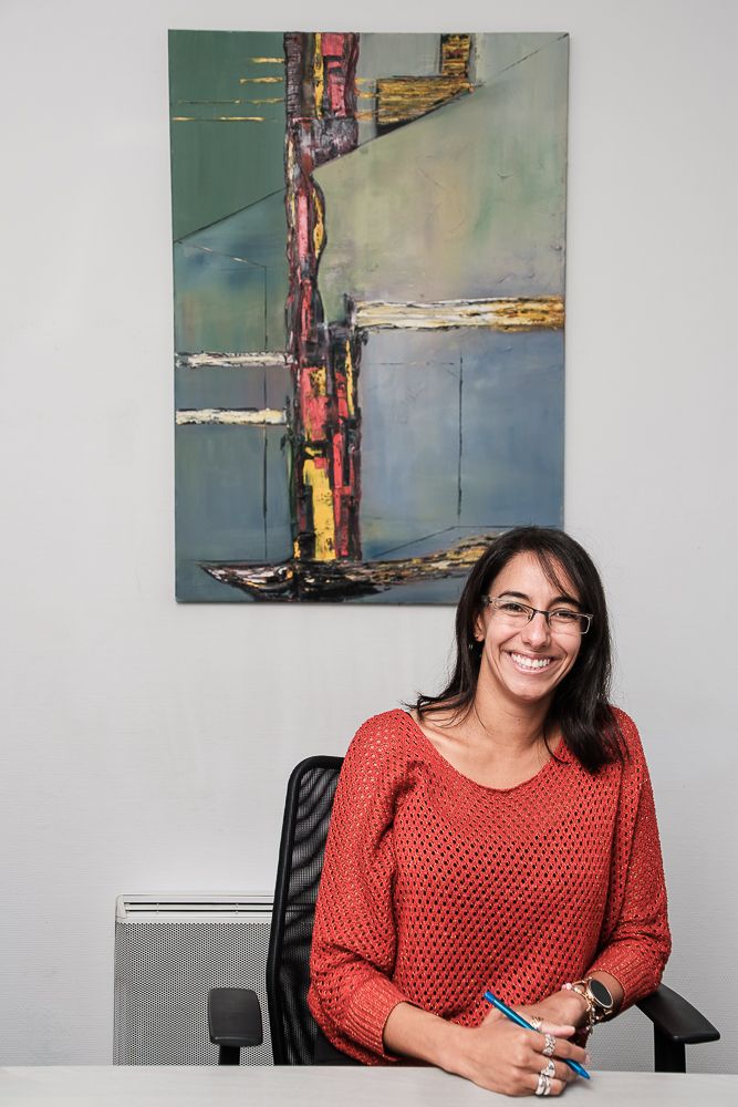 Carolina Lara dans son bureau de consultation