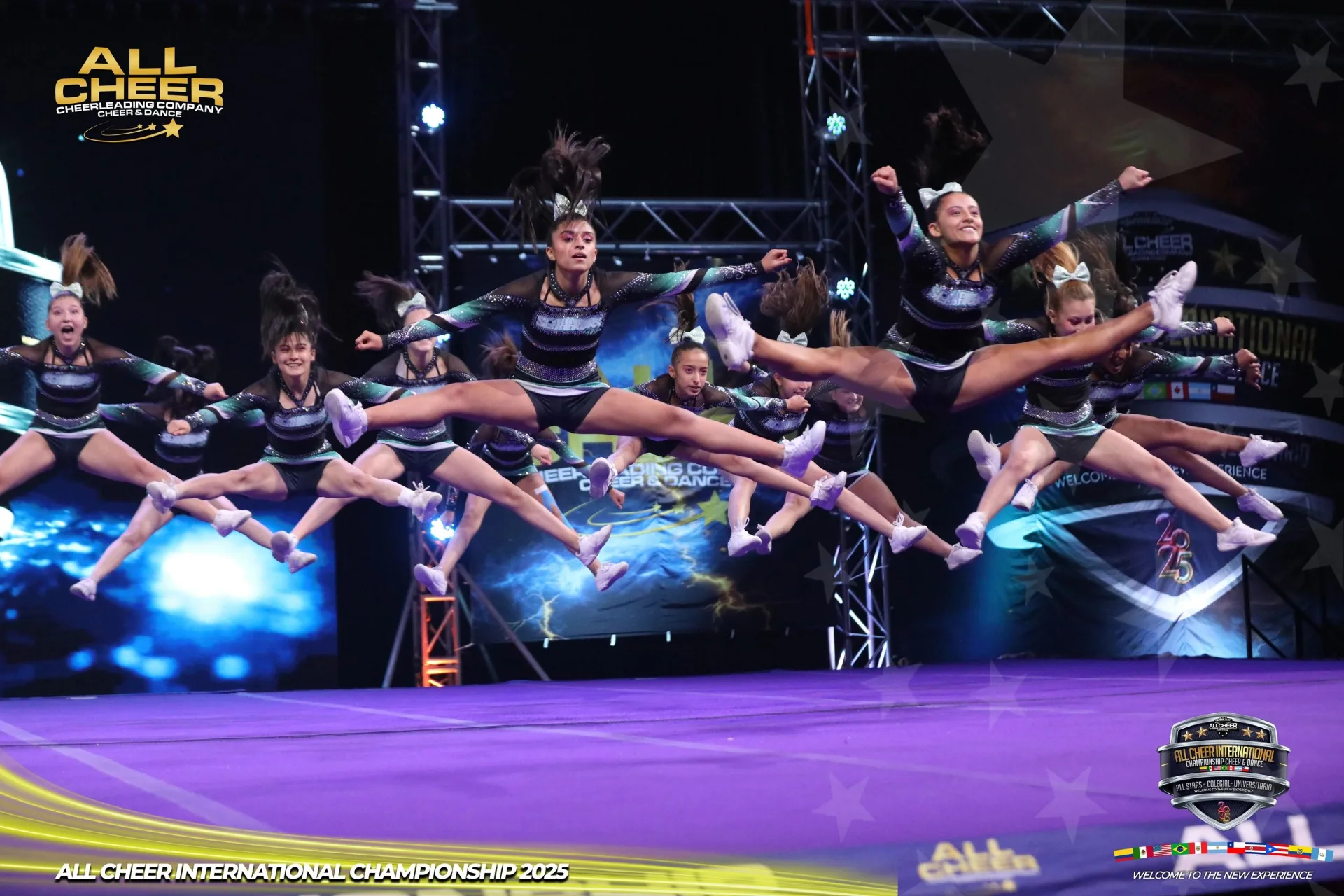 Equipo de cheerleading Seahawks en competencia